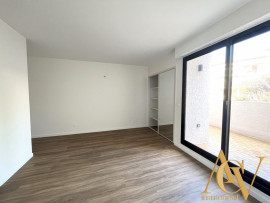 Vente
Superbe 3 pièces à 100 m des Plages La Coudoulière