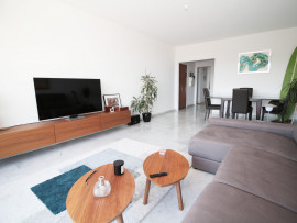 Vente
SUPERBE APPARTEMENT 2 3 PIÈCES DERNIER ÉTAGE AVEC PISCINE À FABRON