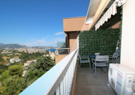 Vente
SUPERBE APPARTEMENT 2 3 PIÈCES DERNIER ÉTAGE AVEC PISCINE À FABRON