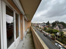 
                                                                                        Location
                                                                                         Superbe Appartement 4 pièces dans une résidence calme proche du centre-ville de Saint-Quentin