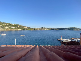 Vente
Superbe appartement esprit loft de 100 m² au coeur de la vieille ville de Villefranche