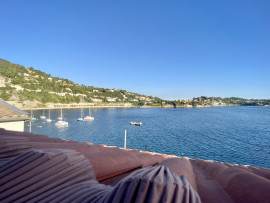 Vente
Superbe appartement esprit loft de 100 m² au coeur de la vieille ville de Villefranche