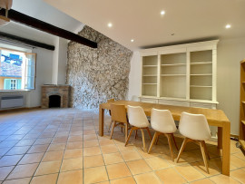 Vente
Superbe appartement esprit loft de 100 m² au coeur de la vieille ville de Villefranche