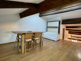 Vente
Superbe appartement esprit loft de 100 m² au coeur de la vieille ville de Villefranche