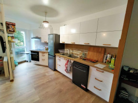 
                                                                                        Location
                                                                                         Superbe appartement T4 82m²