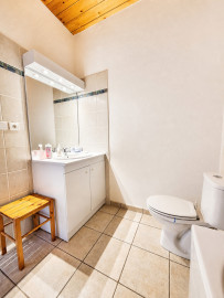 
                                                                                        Vente
                                                                                         Superbe appartement T4 en duplex traversant