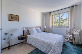 
                                                                                        Vente
                                                                                         Superbe appartement T4 lumineux avec 2 terrasses, garage et cadre privilégié à LYON 4ème