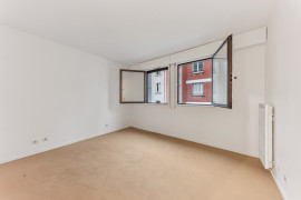 
                                                                                        Vente
                                                                                         Superbe appartement T6 familial avec terrasse