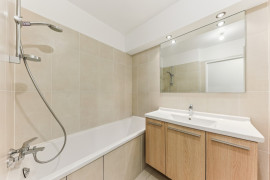 
                                                                                        Vente
                                                                                         Superbe appartement T6 familial avec terrasse