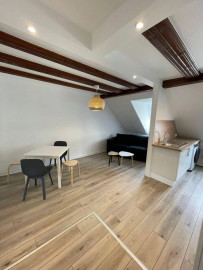 
                                                                                        Location
                                                                                         Superbe F3 mansardé rénové à neuf 50m² Facultés