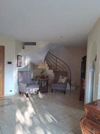 Vente
Superbe Maison à15min de la plage jouxtant Pézenas