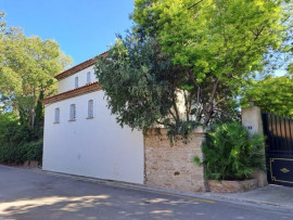 Vente
Superbe Maison à15min de la plage jouxtant Pézenas