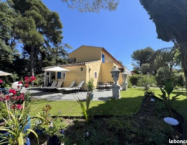
                                                                                        Vente
                                                                                         Superbe maison Cannes limite Roquette
