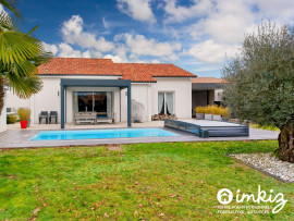 
                                                                                        Vente
                                                                                         Superbe maison contemporaine avec piscine & jardin