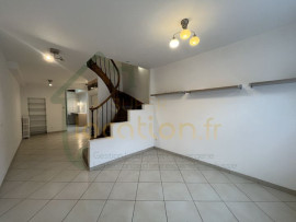 
                                                                                        Location
                                                                                         Superbe maison de ville situé en HYPER-CENTRE de SAINT-QUENTIN