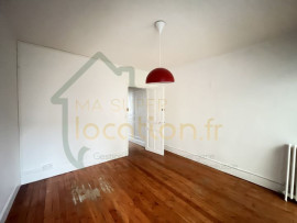 
                                                                                        Location
                                                                                         Superbe maison de ville situé en HYPER-CENTRE de SAINT-QUENTIN