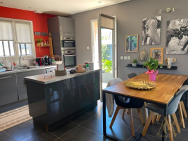 
                                                                                        Vente
                                                                                         Superbe maison individuelle plain pied  avec piscine