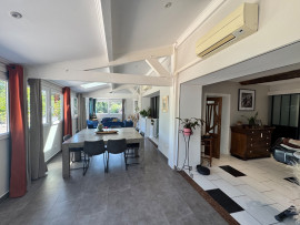 Vente
propriété de caractère sur un terrain de 1900M2