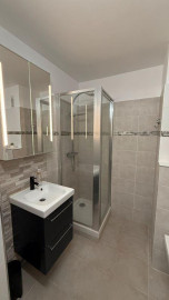 
                                                                                        Location
                                                                                         Superbe studio meublé 35m² rénové avec soin