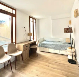 
                                                                                        Location
                                                                                         Superbe studio meublé à neuf 24m² Rue du Baignoir