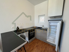 
                                                                                        Location
                                                                                         Superbe studio meublé, complètement rénové