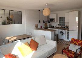
                                                                                        Location
                                                                                         Superbe T2 meublé 50m² lumineux et refait à neuf
