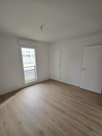
                                                                                        Location
                                                                                         Superbe T3 neuf  72m2 avec balcon et parking