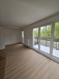 
                                                                                        Location
                                                                                         Superbe T3 neuf  72m2 avec balcon et parking