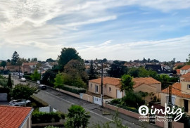 
                                                                                        Vente
                                                                                         Superbe T4 avec grande terrasse plein sud