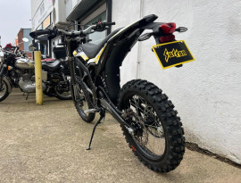 
                                                                                        Vélos
                                                                                         SURRON ULTRA BEE 2025 - Noir