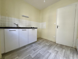 
                                                                                        Location
                                                                                         T1 29 M2 quartier Procé très bon état,