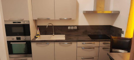 
                                                                                        Location
                                                                                         T1 avec jardinet et cour privative dans maison