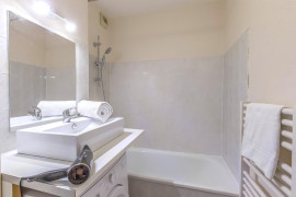 
                                                                                        Location
                                                                                         T1 bis lumineux, avec terrasse de 35m² à GRENOBLE