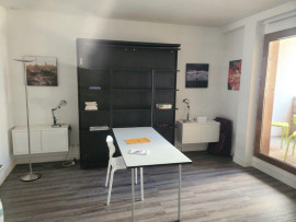 
                                                                                        Location
                                                                                         T1 bis meublé de standing avec loggia centre BDX.