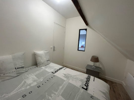 
                                                                                        Location
                                                                                         T1 bis meublé spacieux avec placards Amiens
