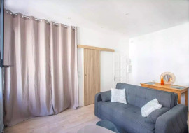 
                                                                                        Location
                                                                                         T1 meublé, refait à neuf, quartier central