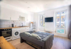 
                                                                                        Location
                                                                                         T1 meublé, refait à neuf, quartier central