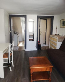 
                                                                                        Location
                                                                                         T1 meublé sous les toits St-Ambroise