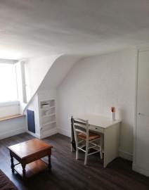 
                                                                                        Location
                                                                                         T1 meublé sous les toits St-Ambroise