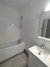 
                                                                                        Location
                                                                                         T1  Talence