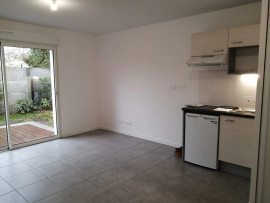 
                                                                                        Location
                                                                                         T1  Villenave-d'Ornon