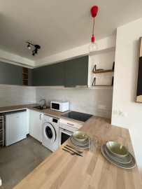 
                                                                                        Location
                                                                                         T1bis refait à neuf plein centre ville