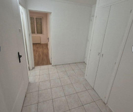 
                                                                                        Location
                                                                                         T2 à louer à Paris 17ème Batignolles
