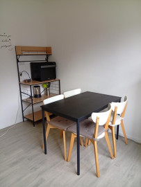 
                                                                                        Location
                                                                                         T2 au calme dans une résidence bien entretenue
