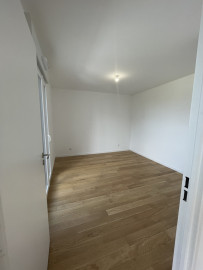 
                                                                                        Location
                                                                                         T2 avec balcon – Les Docks de Saint-Ouen