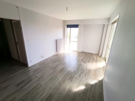 
                                                                                        Vente
                                                                                         T2 avec balcon – Rés Parc Beauvillé