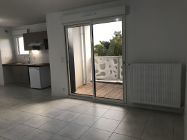 
                                                                                        Location
                                                                                         T2 avec terrasse