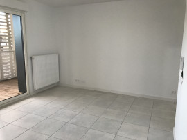 
                                                                                        Location
                                                                                         T2 avec terrasse