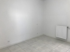 
                                                                                        Location
                                                                                         T2 avec terrasse