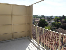 
                                                                                        Location
                                                                                         T2  Bègles